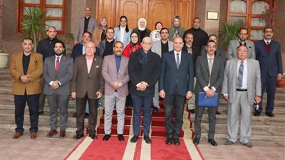 رئيس جامعة المنوفية يقود مبادرة تنموية شاملة لتحويل«ميت عافية»إلى نموذج للقرية المستدامة