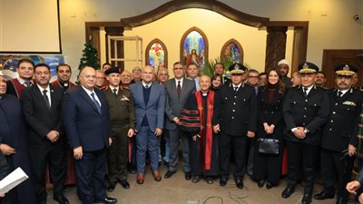 محافظ الجيزة يزور مقر الكنيسة الإنجيلية بالجيزة للتهنئة بعيد الميلاد المجيد