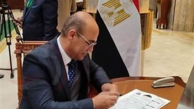 تعرف علي رسالة نائب السويس عقب تسلمه كارنية عضوية مجلس النواب