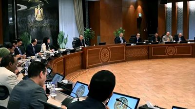 رئيس الوزراء: الفترة المقبلة ستشهد توجيه أولوية في الخطط الاستثمارية للدولة المصرية 