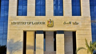 وزارة العمل تعلن عن فرص عمل جديدة بالأردن في قطاع الصناعات النسيجية