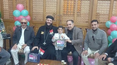 الدكتور أحمد المقدم يشارك أبناء كفر صقر فرحة عيد الميلاد المجيد