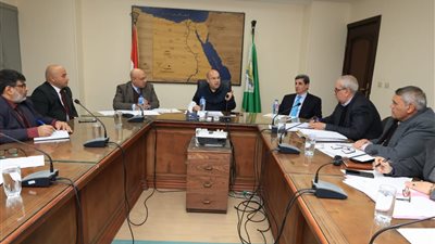 نائب محافظ الجيزة يتابع الجهود المبذولة لطرح الفرص الأستثمارية بمركز ومدينة الواحات 