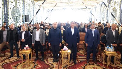 محافظ الجيزة يسلم عقود 256 وحدة سكنية كاملة التجهيز لمتضرري السيول بالصف