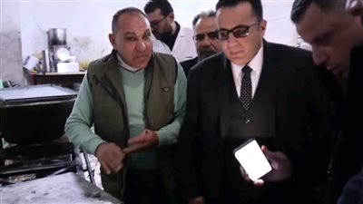 الدكتور أحمد المقدم يقود حملة رقابية علي المصانع غير المرخصة بكفر صقر