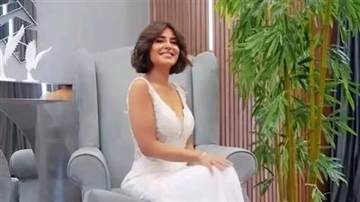بعد ظهورها بفستان زفاف...الفنانة منة فضالي تثــير الجدل على منصات التواصل الاجتماعي