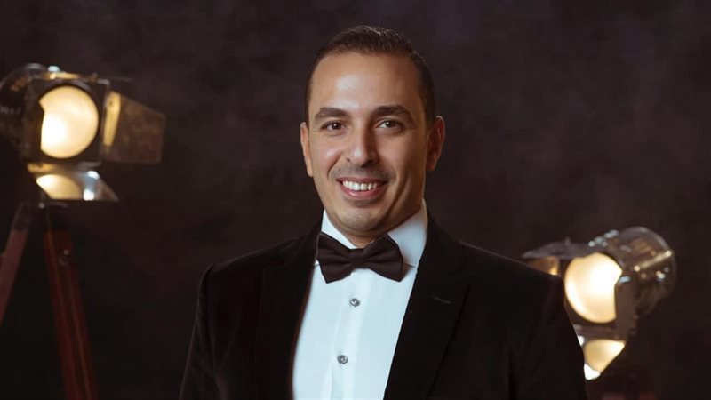 عمرو كمال