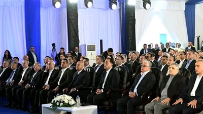 رئيس الوزراء باحتفالية انطلاق التشغيل التجاري لمحطة البحر الأحمر لتداول الحاويات 