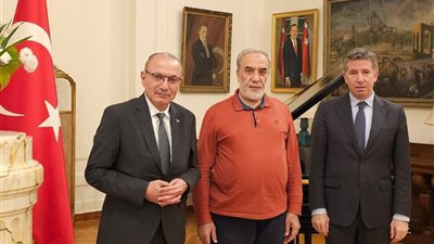 سفير تركيا بالقاهرة يستضيف نائب وزير الخارجية ومدير شمال وشرق أفريقيا