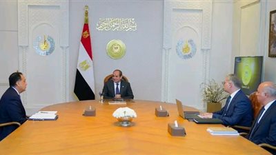 الرئيس السيسي يجتمع مع الدكتور مصطفى مدبولي والمهندس كريم بدوي