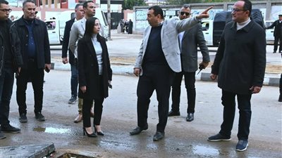 محافظ البحيرة تتفقد عدداً من الشوارع بكفر الدوار وتوجه بتكثيف أعمال النظافة