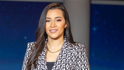 المخرجة بتول عرفة تصل الرياض لحضور Joy Awards وتصفه بأقوى وأهم الحفلات