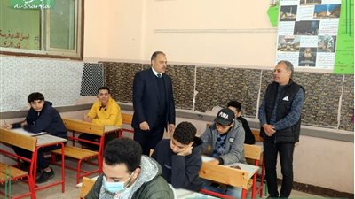 محافظ الشرقية يتفقد لجان امتحانات الشهادة الإعدادية ويطمئن علي سير الإمتحانات