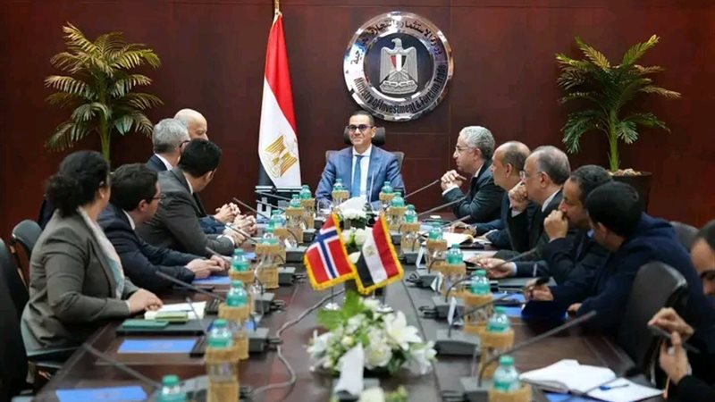 وزير الاستثمار والتجارة