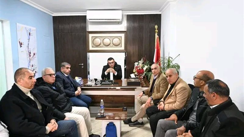 وزير الإسكان 