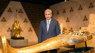  وزير السياحة والآثار يفتتح معرض الملك الشاب توت عنخ آمون بالجناح المصري 