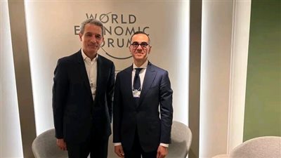 وزير الاستثمار يلتقي مسؤولي شركة سان جوبان في قمة دافوس لتعزيز الاستثمارات 