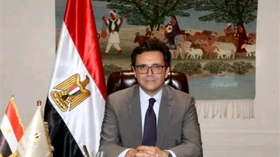 وزير الثقافة يعتمد أسماء الفائزين بجوائز معرض القاهرة الدولي للكتاب