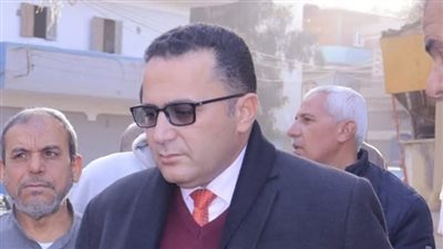 الدكتور أحمد المقدم يتابع حملة نظافة بقرية ابن العاص لتحسين البيئة والخدمات