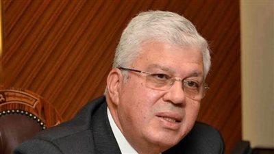 وزير التعليم العالي يهنئ كليات الجامعات الحكومية الفائزة بجائزة مصر للتميز الحكومي