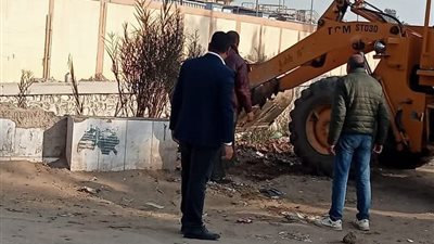 رئيس مركز كفر صقر يتابع أعمال النظافة وتحسين المرافق بنطاق قرية المؤانسة