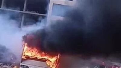 نجاة ركاب من حريق أتوبيس مفاجئ على طريق قنا سوهاج الصحراوي
