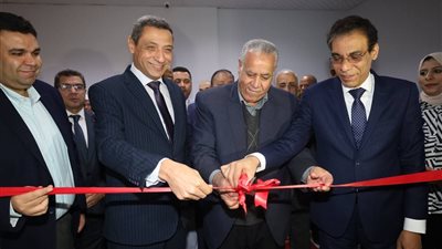 محافظ السويس يستقبل مساعد وزير الخارجية بحضور نواب المحافظة