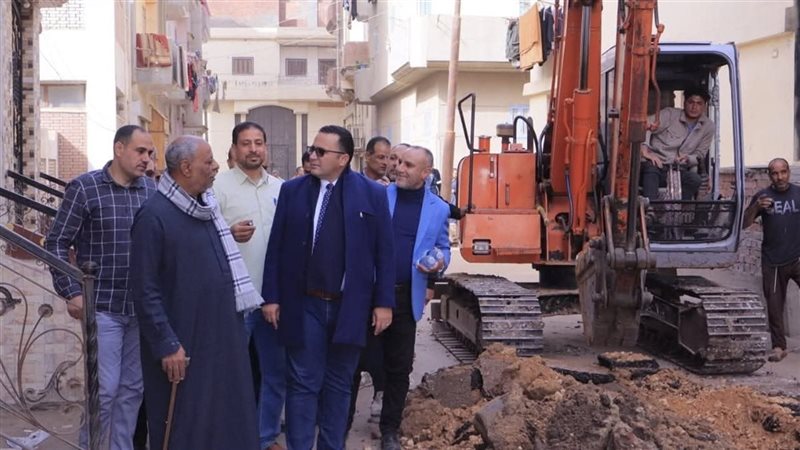  الدكتور أحمد المقدم،