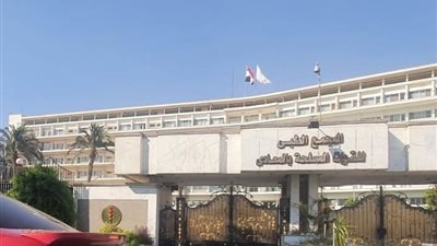 خبير عالمى بمجمع الجلاء الطبى للقوات المسلحة