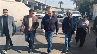 نائب محافظ الجيزة يتفقد منطقة المستودع بقرية الطرفاية بمركز البدرشين لحل مشكلة تسرب المياة  