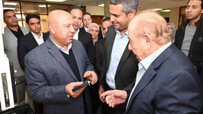 وزير الصناعة يتفقد 3مصانع متخصصة في الصناعات الهندسية بمدينة العاشر من رمضان