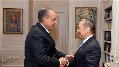 وزير الخارجية يستقبل نائب وزير خارجية إندونيسيا ويشيد بالعلاقات المتميزة