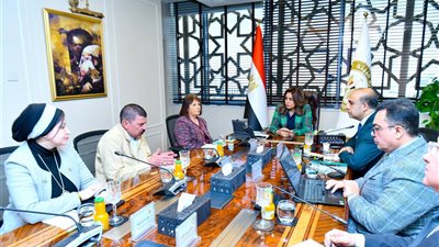 عقب حريق منشأة ناصر: وزيرة التنمية المحلية تبحث حلولًا جذرية لفرز المخلفات