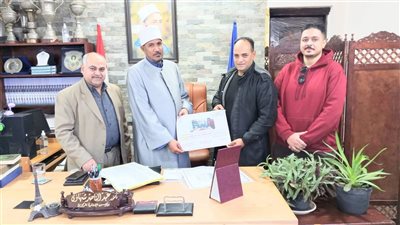 رئيس الأزهر بالسويس يتسلم نتيجة الشهادتين الإبتدائية والإعدادية للفصل الدراسي الأول 