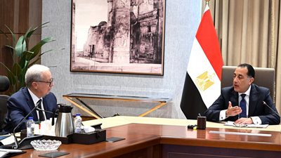 رئيس الوزراء يلتقي نائبه للشئون الاقتصادية لمناقشة عددٍ من ملفات العمل 