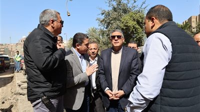 محافظة الجيزة ترفع الكتل الخرسانية وتفتح سلم مشاه مدينة النور بحي الهرم