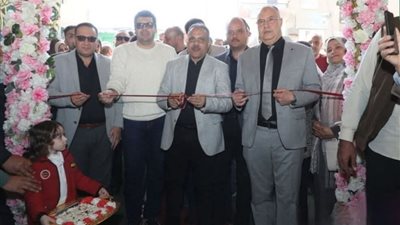 محافظ الشرقية يفتتح معرض 