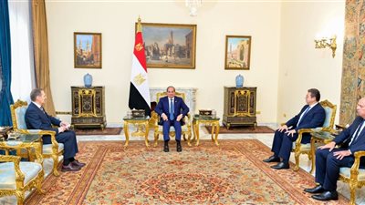 استقبل الرئيس السيسي السيد سيرجي ناريشكين بحضور اللواء حسن رشاد رئيس المخابرات 