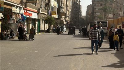 محافظة الجيزة تمنع إقامة سوق الجمعة العشوائي بشارع الدكتور لاشين بحي الهرم