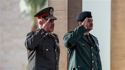 الفريق أحمد خليفة يعود لأرض الوطن عقب إنتهاء زيارته الرسمية لدولة ليبيا