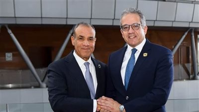 وزير الخارجية يبحث مع مدير عام اليونسكو تعزيز التعاون الثقافي والتعليمي