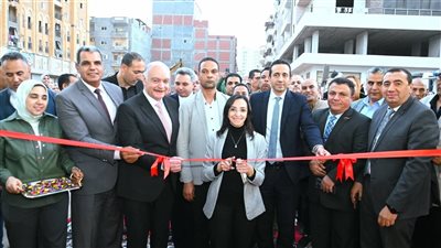 محافظ البحيرة تفتتح معرض 