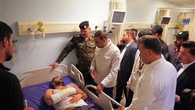 نائب محافظ البصرة الإداري يتفقد مصابي حادثة دارك رايس الرياضية لسباق السيارات