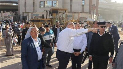 محافظا القليوبية والقاهرة يقودان حملة موسعة لرفع الإشغالات والمواقف العشوائية بمنطقة «المرج»