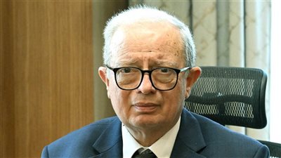 الدكتور حسين عيسى يؤدي اليمين الدستورية نائباً لرئيس مجلس الوزراء للشئون الاقتصادية