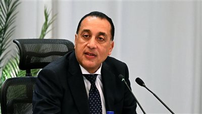 رئيس مجلس الوزراء يهنئ فضيلة شيخ الأزهر بقدوم شهر رمضان المعظم