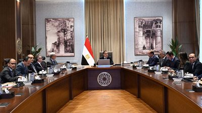 رئيس الوزراء يستعرض التقديرات الأولية لمشروع موازنة العام المالي 2026-2027