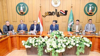 محافظ المنوفية يلتقي مديري المديريات الخدمية لمناقشة أجندة العمل