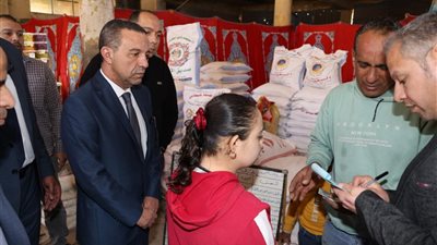 محافظ المنوفية يتفقد معرض 