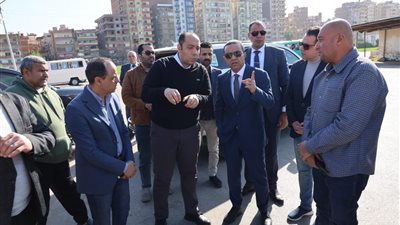 محافظ المنوفية يتفقد مواقف الأجرة بشبين الكوم ويؤكد حملات رقابية لضبط الأداء
